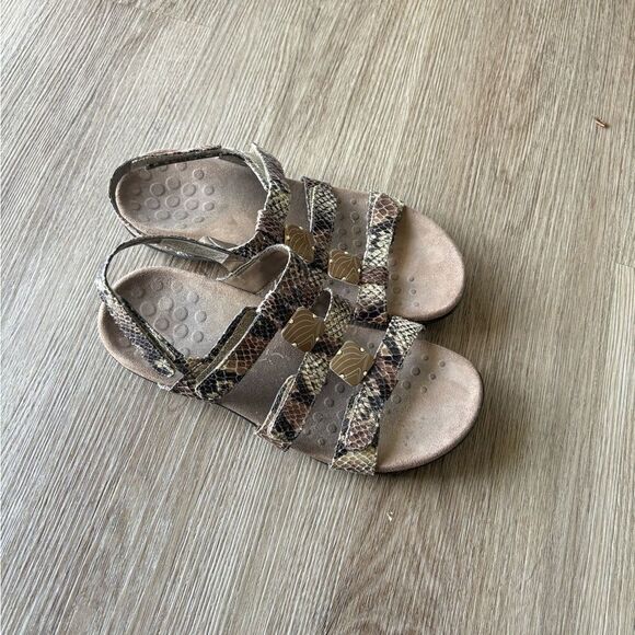 Vionic Rest Amber Natural Beige Snake Sandals in size 7 - Picture 3 of 8